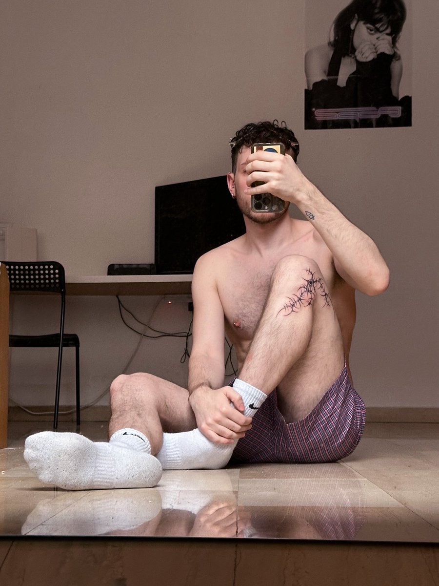 unico motivo per amare l’estate flexare il lilly mera tattoo