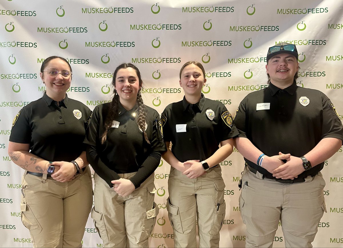 Muskego PSC Unit 128 assisted at #MuskegoFeeds2026 this morning @ Lakepoint Church, teaming up with the Whitnall Rotary Club. #1WARRIOR