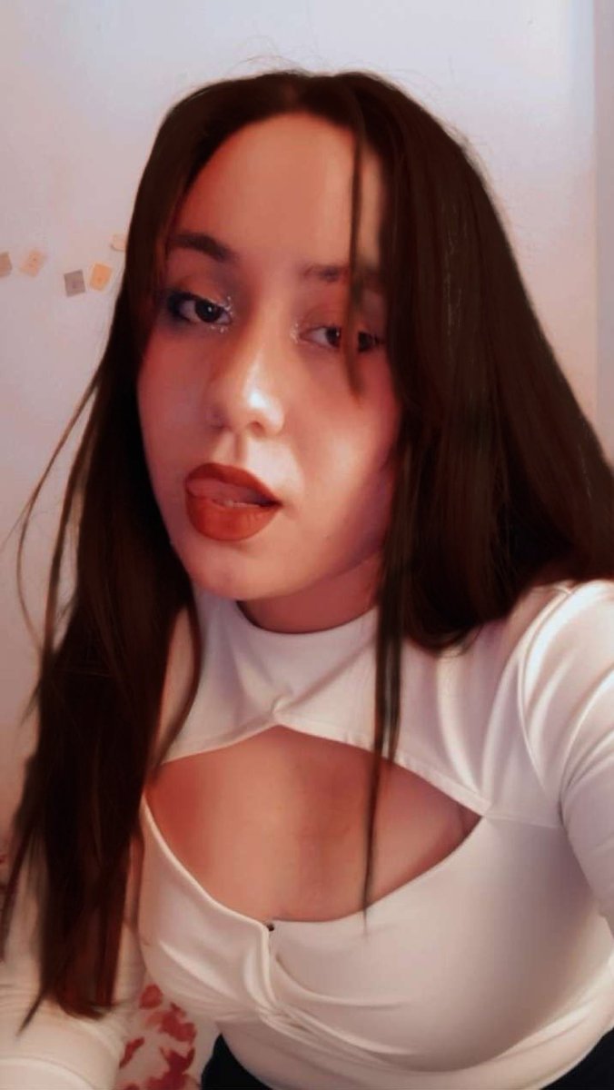 #ExclusivaPug parte de la información que tenemos es que la pirvja chaqueta para los coquetos "Canela" si hace encuentros, así se muestra en los anuncios