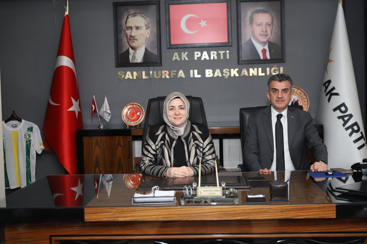 tugbaisikercan's tweet photo. 📍Şanlıurfa | AK Parti Şanlıurfa İl Başkanlığı

Genel Merkez Kadın Kolları MYK ve MKYK üyelerimiz ile Şanlıurfa milletvekillerimizle birlikte Şanlıurfa İl Başkanlığımızda teşkilat mensuplarımızla bir araya geldik.

Bu kadim şehrin bereketi ve ruhuyla, büyük bir azim ve gayretle çalışan dava arkadaşlarımızın kararlılığı bizlere güç verdi.

@akpartiurfa @akkadinsanlurfa
