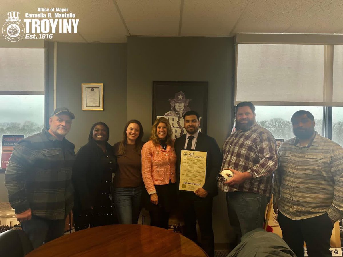 Carmella R. Mantello tweet media