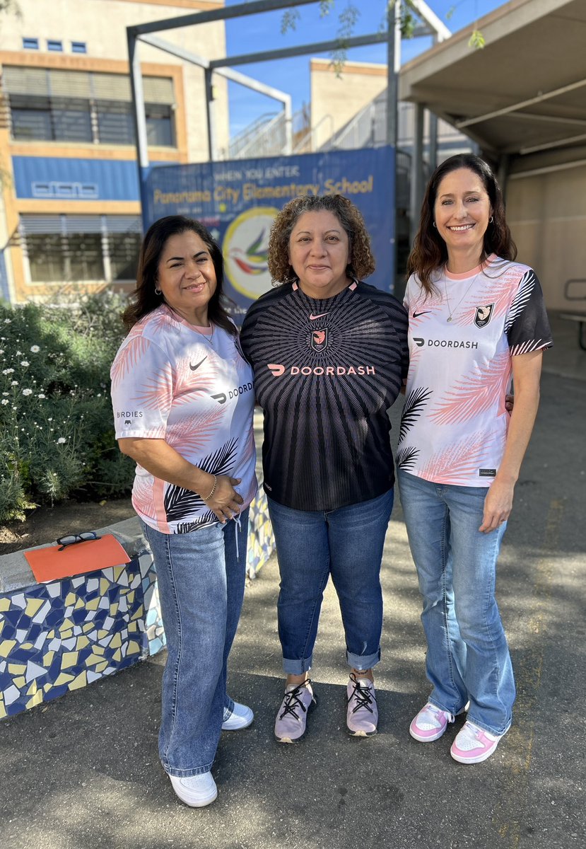 Celebrating the 125th Day of School. We understood the assignment of dressing like twins/triplets. <a href="/PanoramaCityES/">Olivia Flores-Torres</a> <a href="/weareangelcity/">Angel City FC</a> #mosaic1781