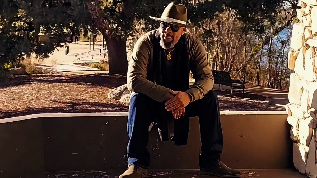 TheRealLaTierre's tweet photo. New video 'I Love U' out now! #SmoothMusic #GoodVibez
https://t.co/qM1vuAWDDV https://t.co/j17GcNewKF