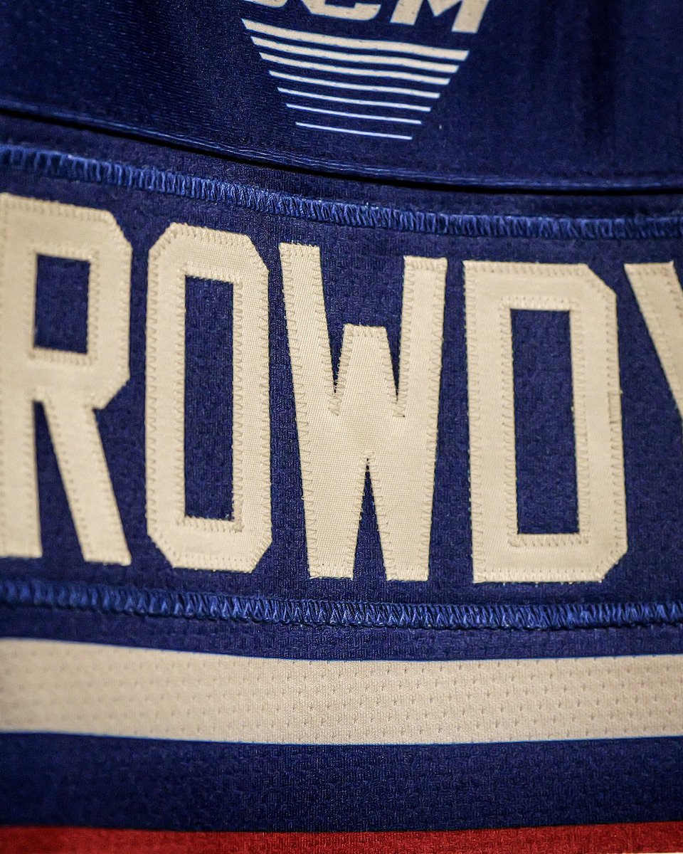 RoadrunnersAHL's tweet image. 👀Take a look at our brand new First Responders Jersey!!!

🏒We’ll be wearing these in game TONIGHT…AND auctioning them off after the game!!!

🎟️Make sure to grab tickets because this auction is live tonight! Which player’s jersey do YOU want?

#letsgotucson #auction #jersey