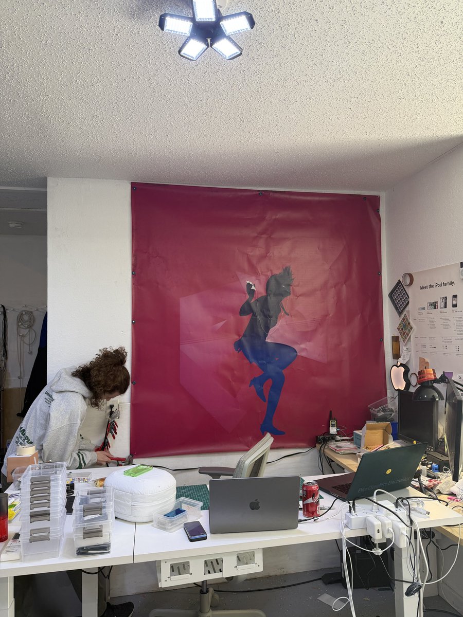 Elite Obsolete Electronics tweet media