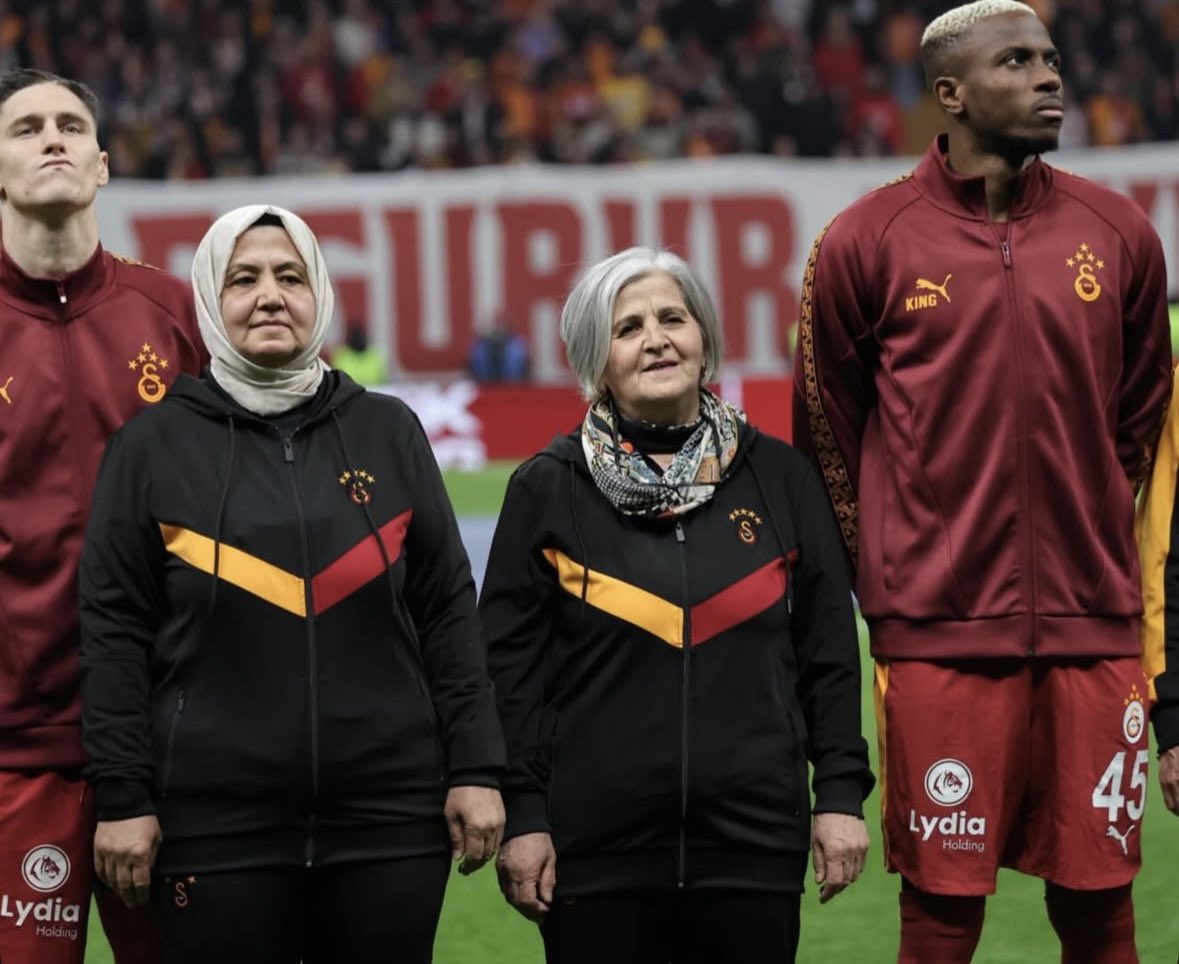 tribunGS's tweet photo. Galatasaray bir his takımıdır. https://t.co/Tp0KyHI8oW