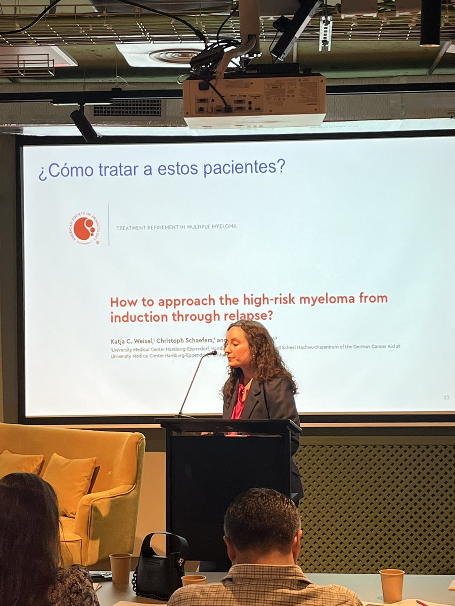 BolivarDiaz_HEM's tweet photo. Un privilegio poder contar en nuestras jornadas con las ponencias de Irene Gómez @HUnivAB José Sánchez @H12Octubre y Teresa de Soto @HematoLaPaz sobre actualización y manejo clínico en pacientes con #mieloma @scmHematologia @sehh_es @SEHHJoven #HematoEnRed https://t.co/7ZhZRkWpZf