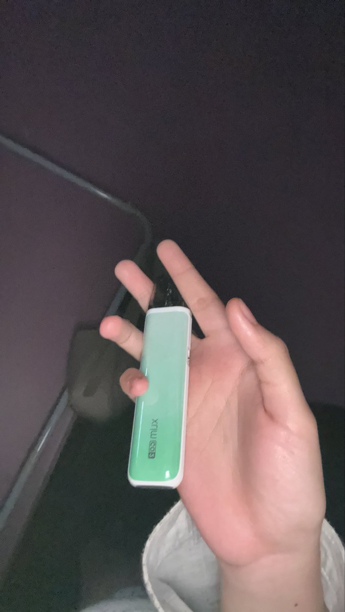 n12ah_s's tweet photo. selamaa ini bisaa beli apapunn yang di mau dan makan enakk uangnya dri mna? 
dengan lantang ku jawab dari allah yang mahaa kaya.. https://t.co/ZOrirIYgkK