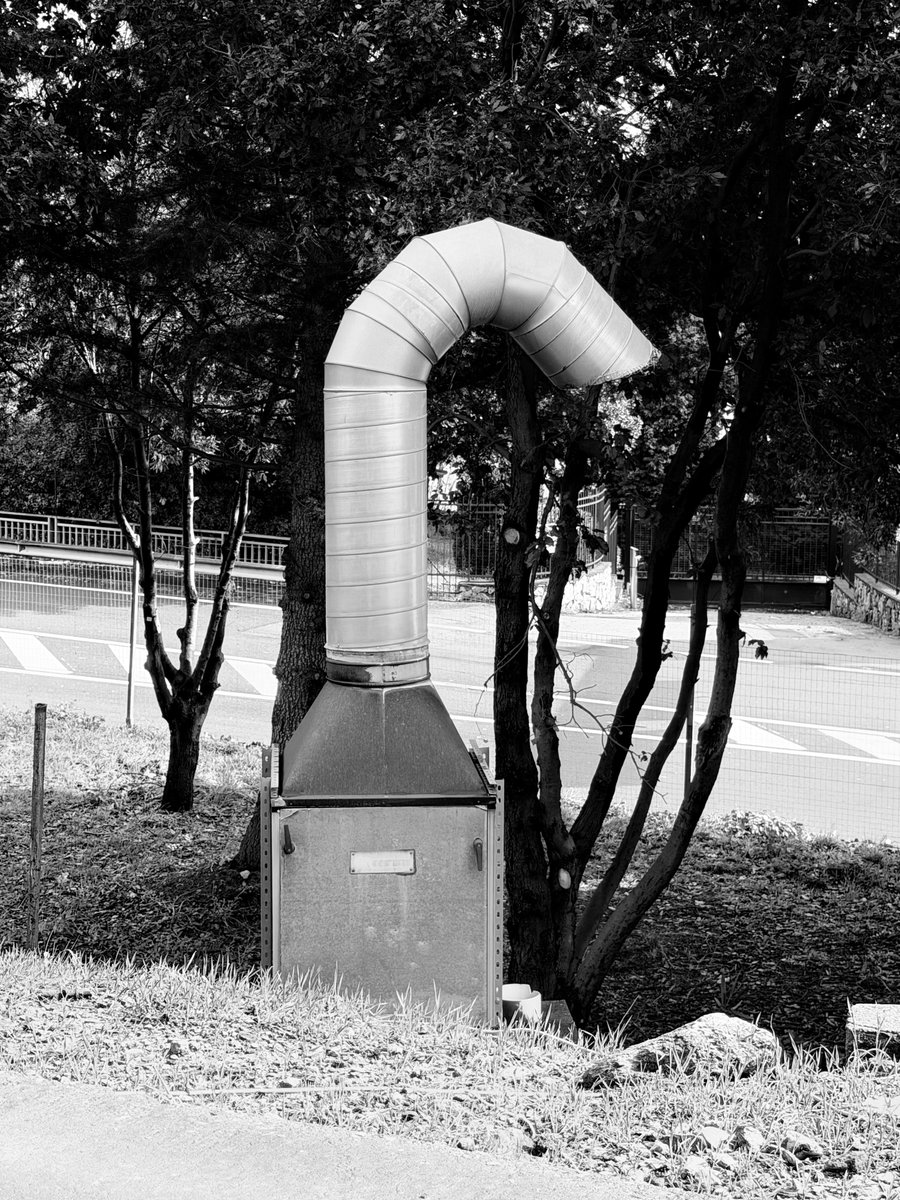 Alonein43672278's tweet image. #photography #blackandwhite #sculpture