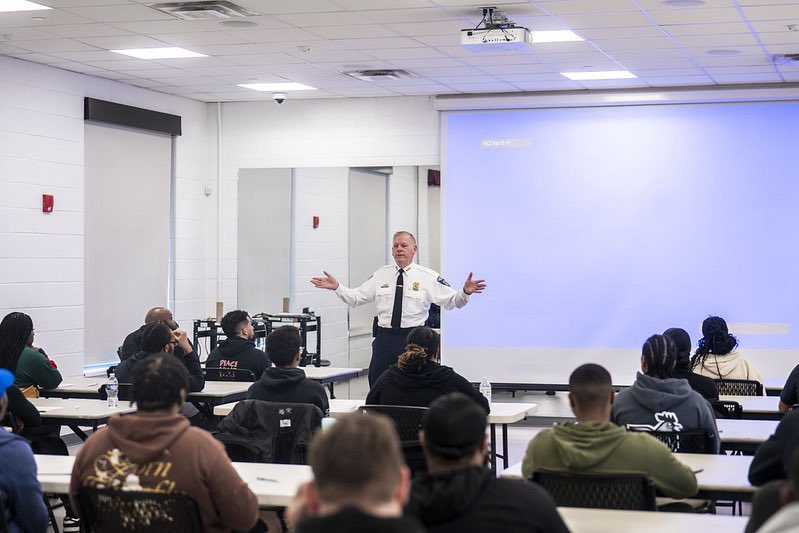 Baltimore Police tweet media