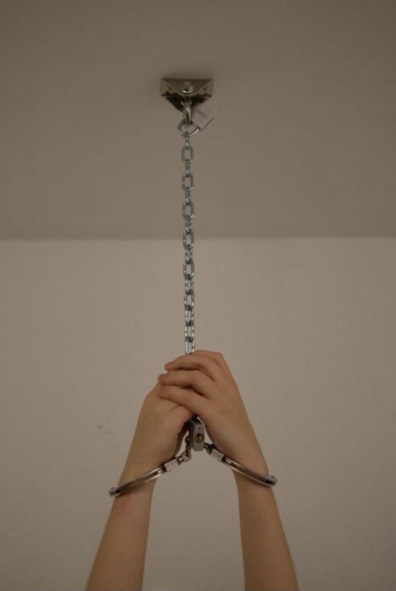 saxraxx's tweet photo. play time ⛓️ https://t.co/QyYFxEfsdH
