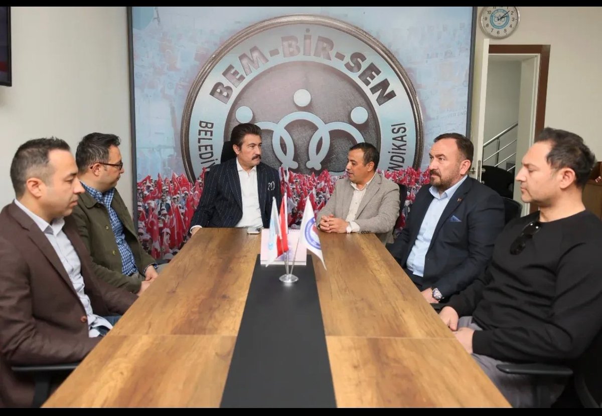 BemBirSen20's tweet photo. Denizli Ak Parti Milletvekilimiz Cahit ÖZKAN sendikamızı ziyaret ettiler.
Sendikal çalışmalar, çalışma hayatında memurları ilgilendiren konular ve yapılacak olan faaliyetlerle ilgili istişarelerde bulunuldu.
Sayın Vekilimize ziyaretleri için teşekkür ederiz. https://t.co/IbpgqncpL8
