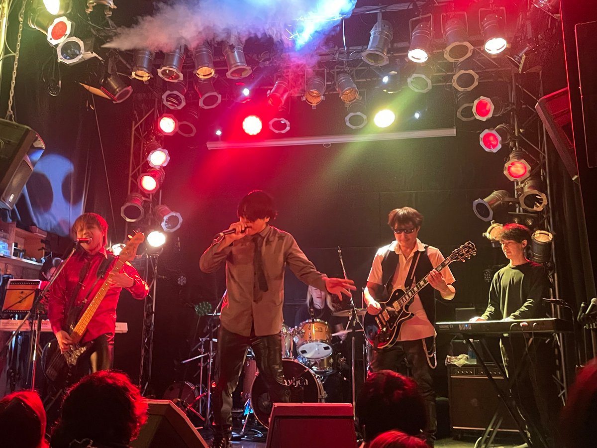 北堀江club visionで
色んなバンドさん観てきました！
カッコよかったです☺️