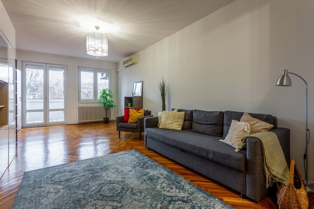 Balatonhomes's tweet photo. Eladó lakást keresel Budapest XII. kerületben?? ...🔑🏠🌅🤩 ~ Eladó Krisztinavárosban egy loggiás, panorámás, háromszobás lakás liftes társasházban, kiváló elosztással és budai várra néző kilátással ~ https://t.co/k3prn7I59L https://t.co/og65s6tiku