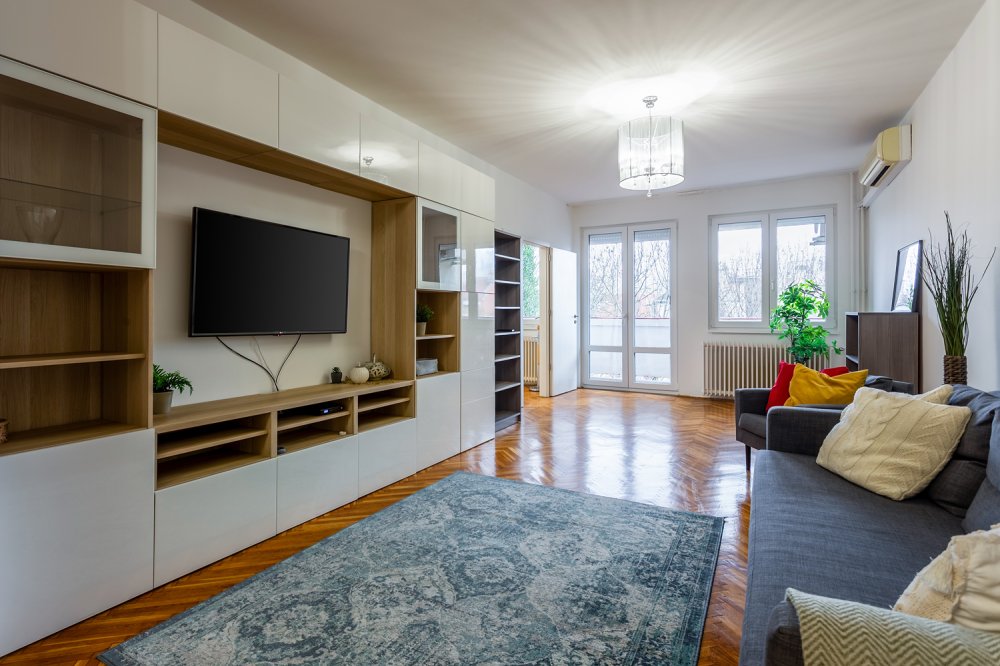 Balatonhomes's tweet photo. Eladó lakást keresel Budapest XII. kerületben?? ...🔑🏠🌅🤩 ~ Eladó Krisztinavárosban egy loggiás, panorámás, háromszobás lakás liftes társasházban, kiváló elosztással és budai várra néző kilátással ~ https://t.co/k3prn7I59L https://t.co/og65s6tiku