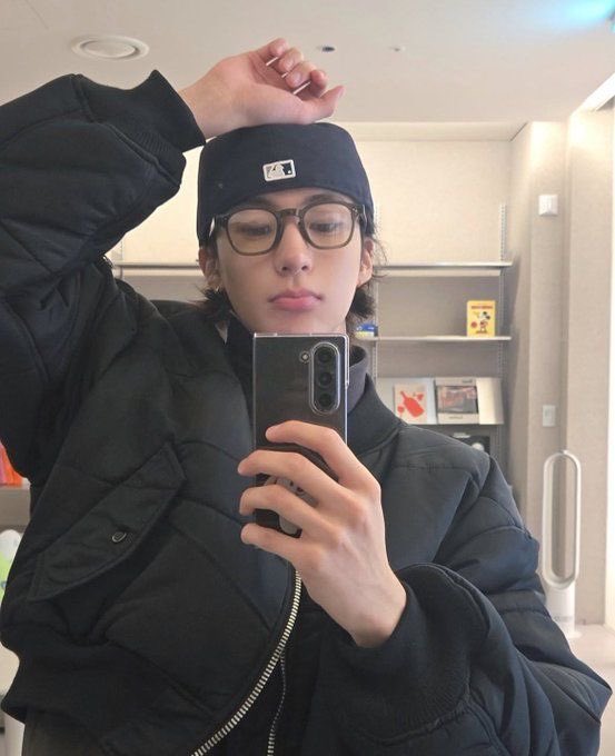 톤 tweet media