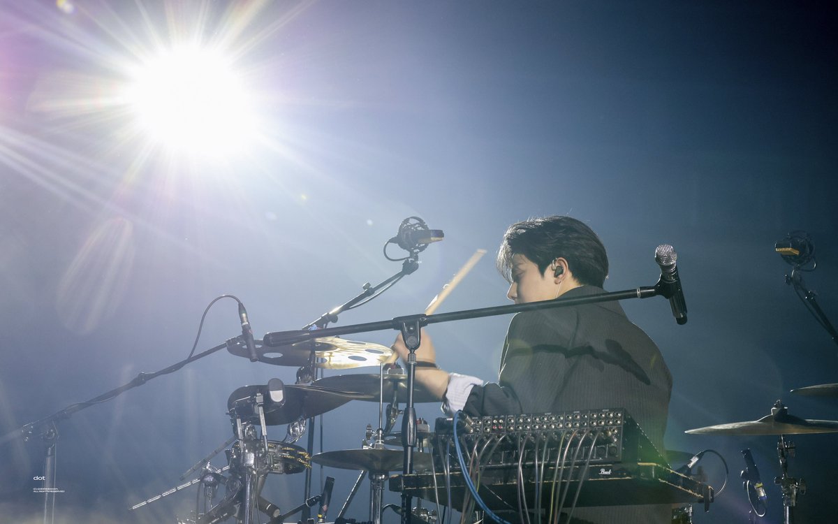 𝖽𝗈𝗍. tweet media