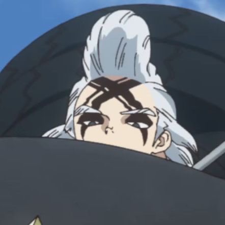 طول عمري اشوف القطط نوعين قطط شوارع عادية وقطط الطبقة المخملية المنفوشة المدلعة