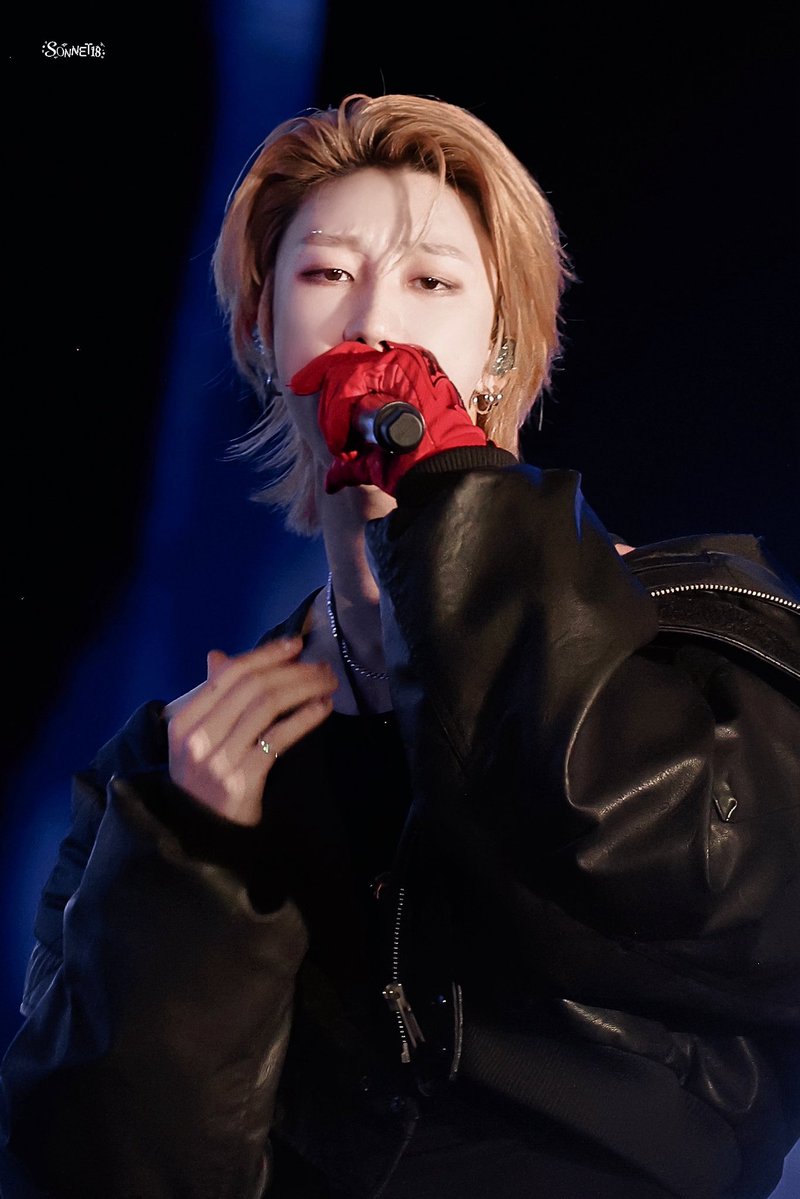 sonnet18_ tweet media