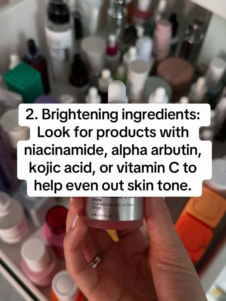DrSkin_'s tweet photo. Dark Knuckles Treatment
If your knuckles are darker than the rest of your hands, this routine can help improve them.
Tip:
Avoid harsh scrubbing or lemon. It can irritate the skin and make pigmentation worse.
#AestheticDoctor #Hyperpigmentation #DarkKnuckles #SkincareTips https://t.co/kQZmQ9p90z