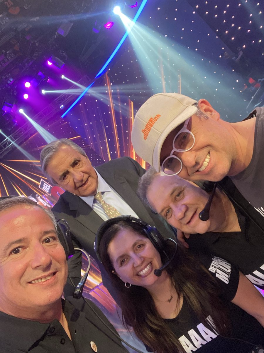 Gracias por acompañarnos anoche !! Feliz de estar junto a Kike y el gran equipo de Detrás del Muro