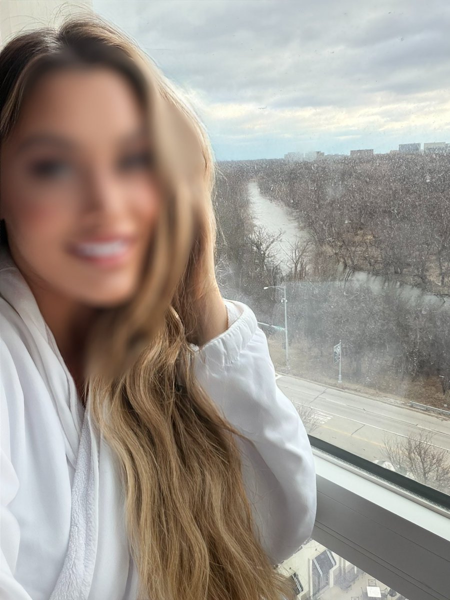 iluvusofia_xo's tweet image. Good morning, Chicago 

Happy Saturday! 

Who is celebrating today? They start dying the river green at 10 am 💚 See you there! 

#chicago #StPattysDay #greenchicagoriver