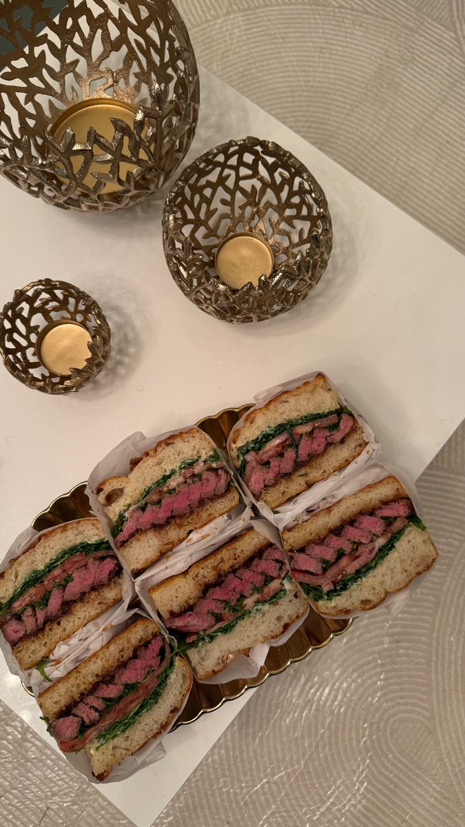 ch(•—•)ea tweet media