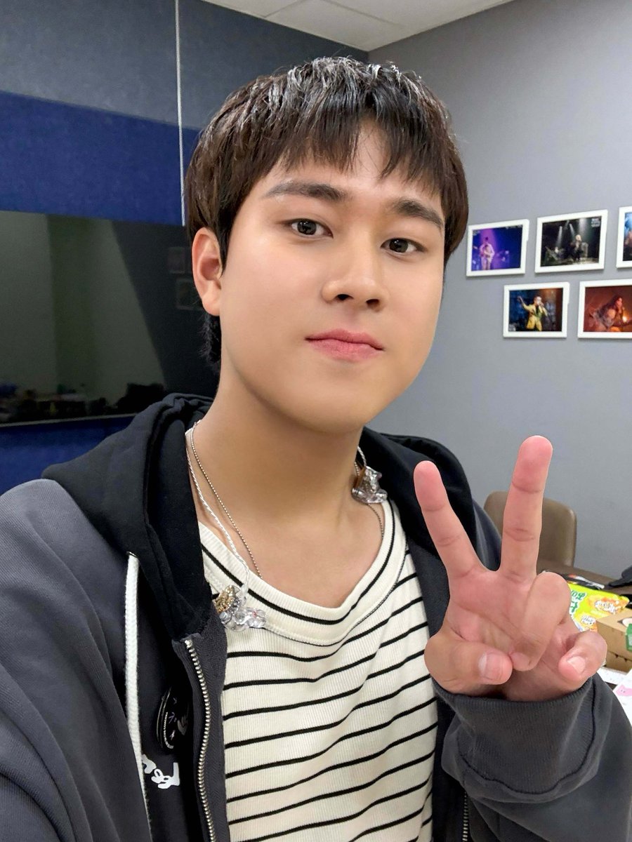 이무진 (LEE MU JIN) tweet media