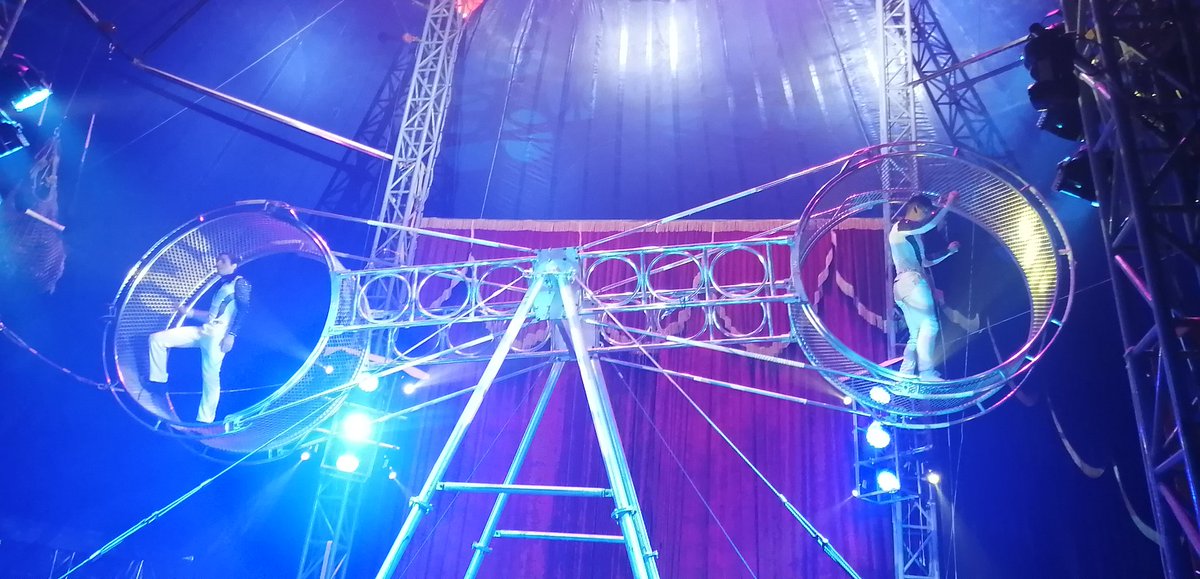 G_manabi's tweet photo. #蒲郡 に  #サーカス が来ました
今日からです🕺👯‍♀️👯‍♀️🕺
小さめなテントですが、その分どの席からもステージが近い
そしてとても美しいなと思いました
非日常が味わえます
おすすめです🎪
ミラクルドリームサーカス https://t.co/gcCh25CHT2 https://t.co/rWlsGkuzAH