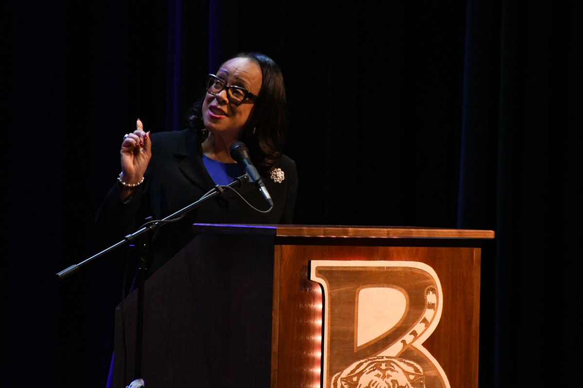 RichlandTwo's tweet photo. ๐ค Important conversations are taking place as the superintendent addresses questions submitted by parents about student achievement, district priorities, and the future of our schools.
Thereโs still time to join us โ you need to be here for this conversation.
#HereOnPurpose https://t.co/oVAixnRqln