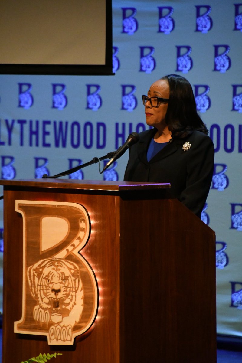 RichlandTwo's tweet photo. ๐ค Important conversations are taking place as the superintendent addresses questions submitted by parents about student achievement, district priorities, and the future of our schools.
Thereโs still time to join us โ you need to be here for this conversation.
#HereOnPurpose https://t.co/oVAixnRqln