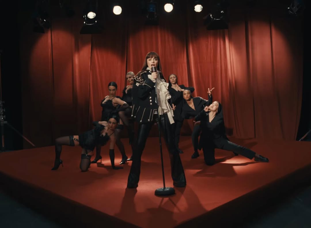 📈 “Canzone Estiva” raggiunge un nuovo peak (entrando in top 20) alla #20 (+11) nella classifica dei brani più ascoltati su #AppleMusic 🔥🖤

#CanzoneEstiva #Annalisa #Charts