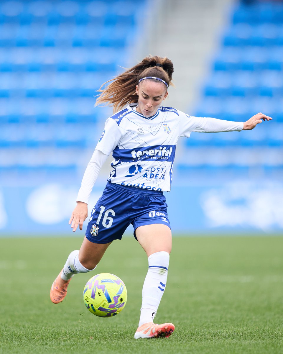 ✨ 𝐂𝐥𝐚𝐮 𝐁𝐥𝐚𝐧𝐜𝐨 tiene un guante en el pie 

#LigaFMoeve | #CostaAdejeTenerifeLevanteUD