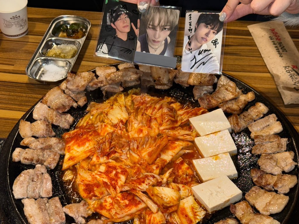 ୨୧ .. ♡ tweet media