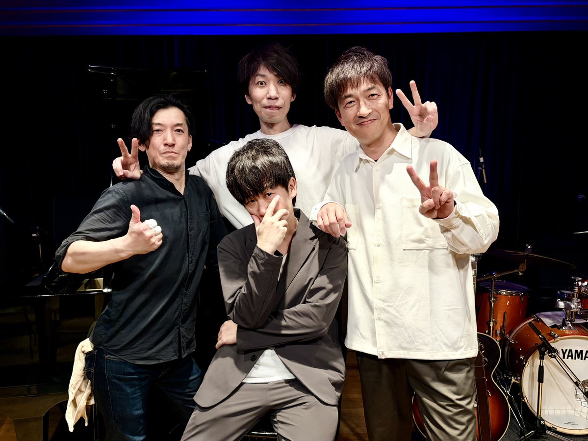 THE NEUTRAL tweet media