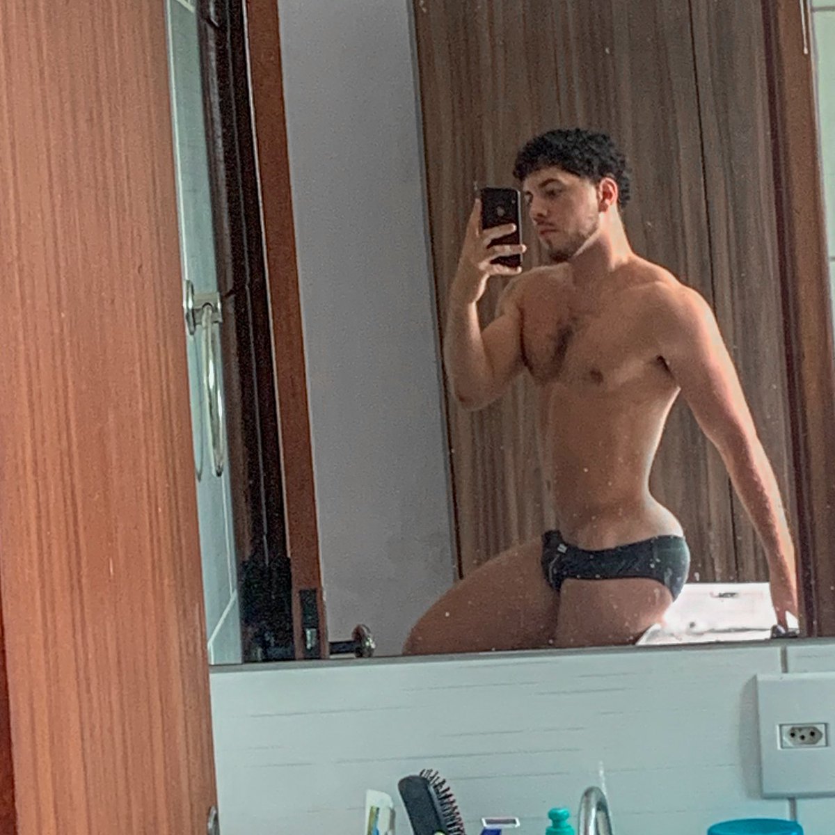 Dr. de calcinha tweet media