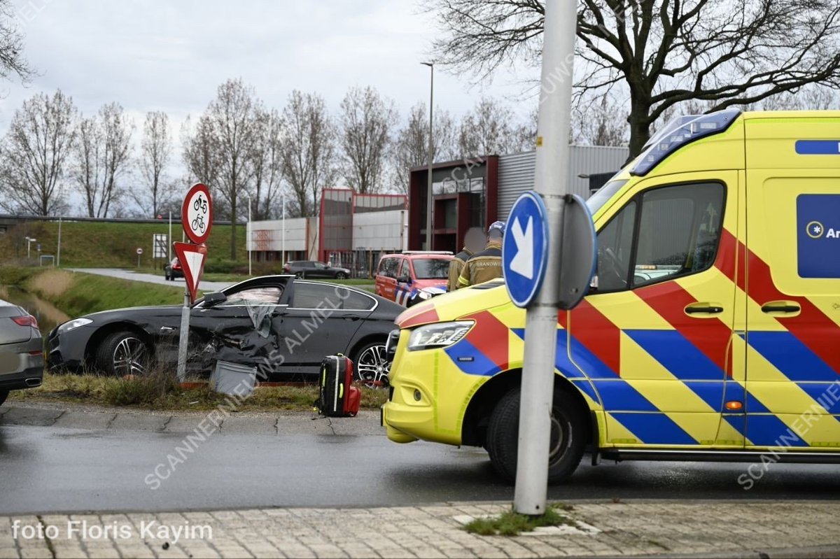 Aanrijding op het bedrijvenpark in Almelo