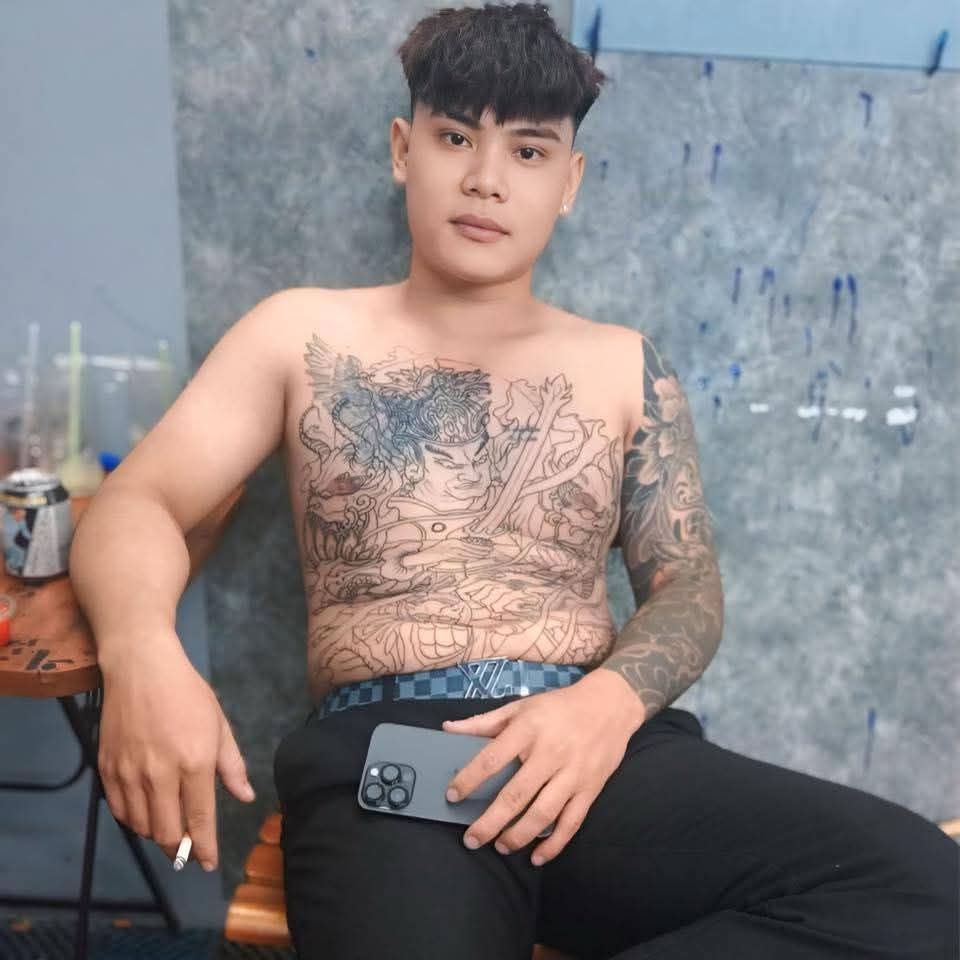 TiLTn189725's tweet photo. Trai cao lãnh ĐỒNG THÁP jet jet cu ngon https://t.co/32jKnULB2s