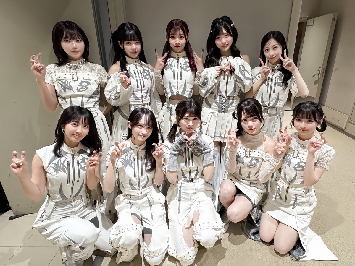 whsp_official's tweet photo. ◤💫「LUNA PARADE - WHITE DAY SP -」ありがとうございました🌼◢
#LUNAPARADE #WHITESCORPION #ホワスピ
会場の皆さまと特別な時間を過ごすことができました🤍
🎧本日のセトリ
1.雑踏の孤独
2.なんて僕は無力なんだろう
3.Satisfaction graffiti
4.I do love you!
5.コヨーテが鳴いている
明日は…【『メンバーボイスコンテンツ#19 』オンラインお話し会・サイン会】
当日販売も行いますので、お気軽にご参加ください✨
🗓️3月15日(日)
⏰販売時間:8:00 〜 各部受付開始の2時間前
▼当日販売 詳細はこちら
🔗https://t.co/WK3C1c7ryX