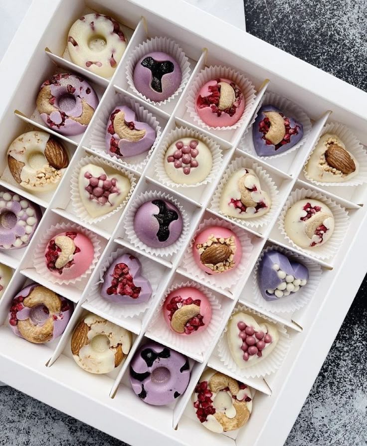shadcwhuntr's tweet photo. "Happy White Day, sayang. Nikah yuk?" @kamejyanai https://t.co/mQsYt5q9NE