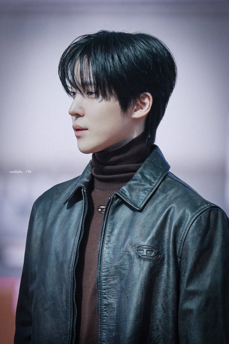 sanlight__710 tweet media