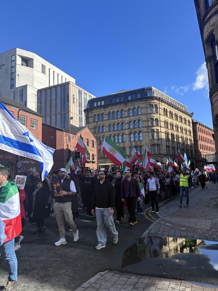 Amy Walker tweet media