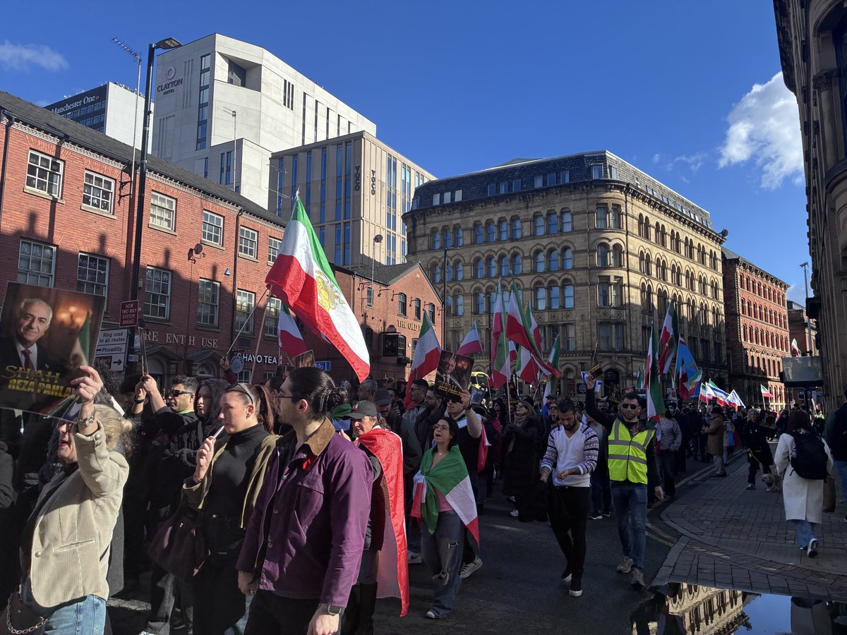 Amy Walker tweet media