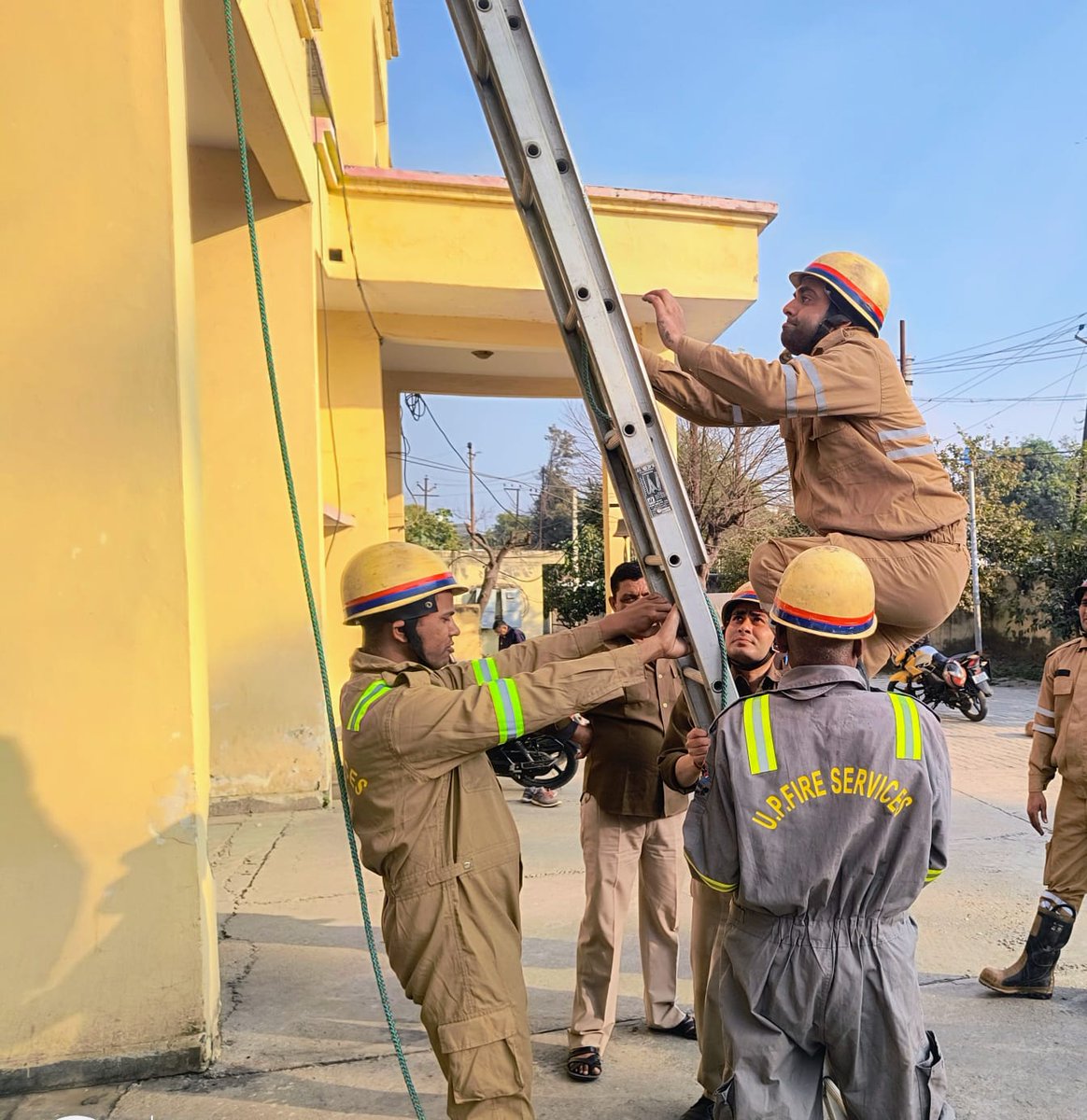 Fire and Emergency Service, Meerut tweet media