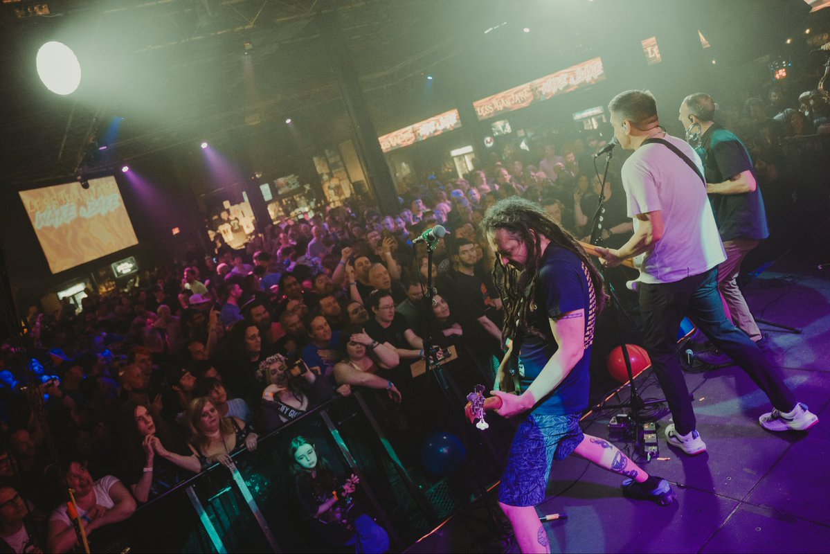 Chris DeMakes tweet media