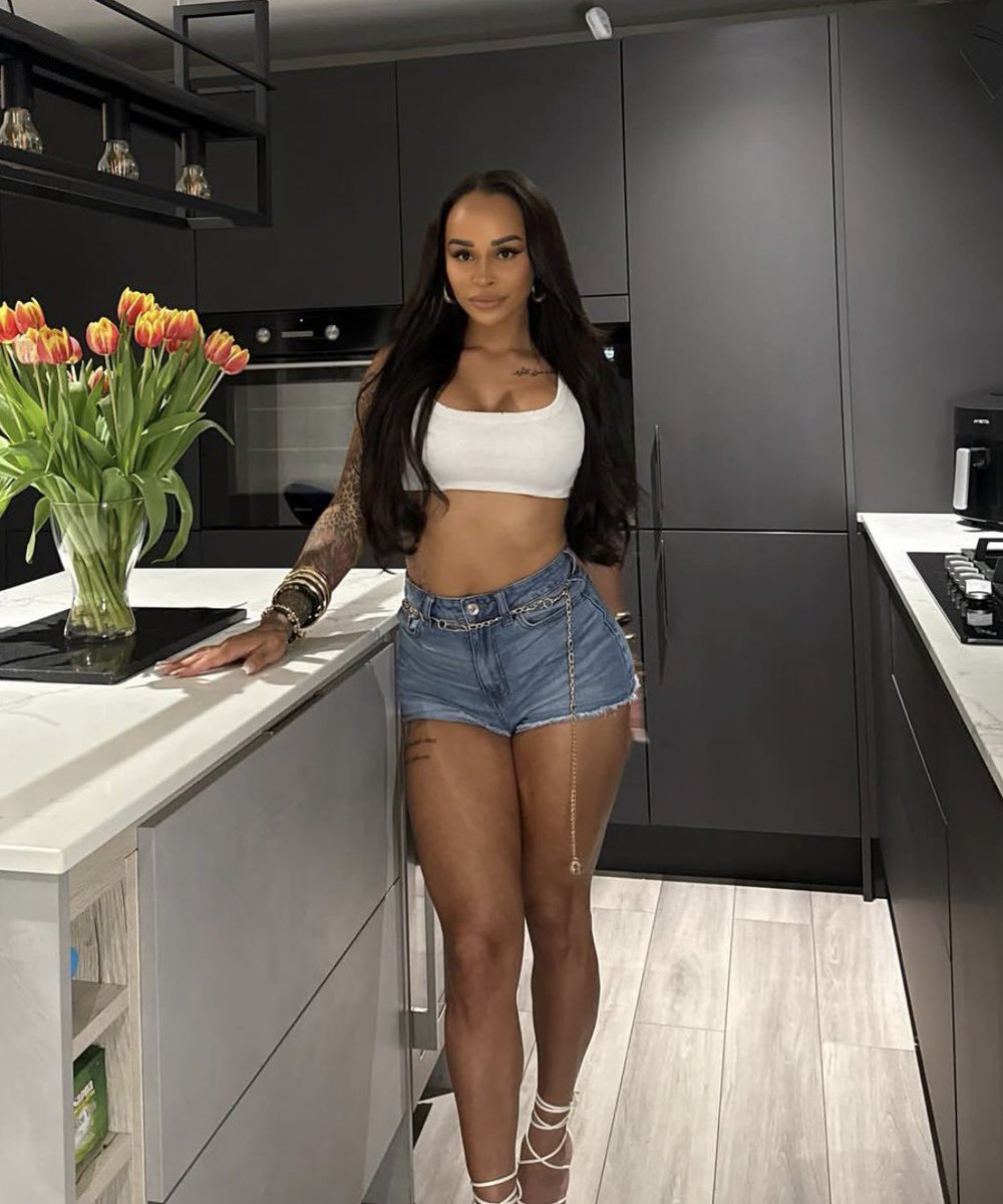 Jade 💷 tweet media