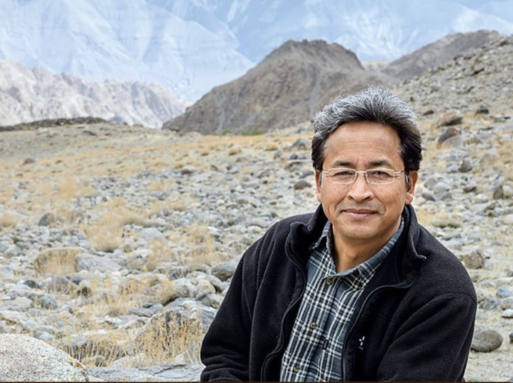 सोनम वांगचुक को 170 दिन जेल में रखा गया, देशद्रोही बताया गया और उन पर NSA लगा दिया गया। लेकिन जैसे ही मामला सुप्रीम कोर्ट पहुँचा, सरकार ने चुपचाप NSA हटा ली।

अगर सोनम वांगचुक देशद्रोही थे तो NSA क्यों हटाई गई?
और अगर नहीं थे, तो 170 दिन की जेल का जिम्मेदार कौन?

क्या आज के भारत