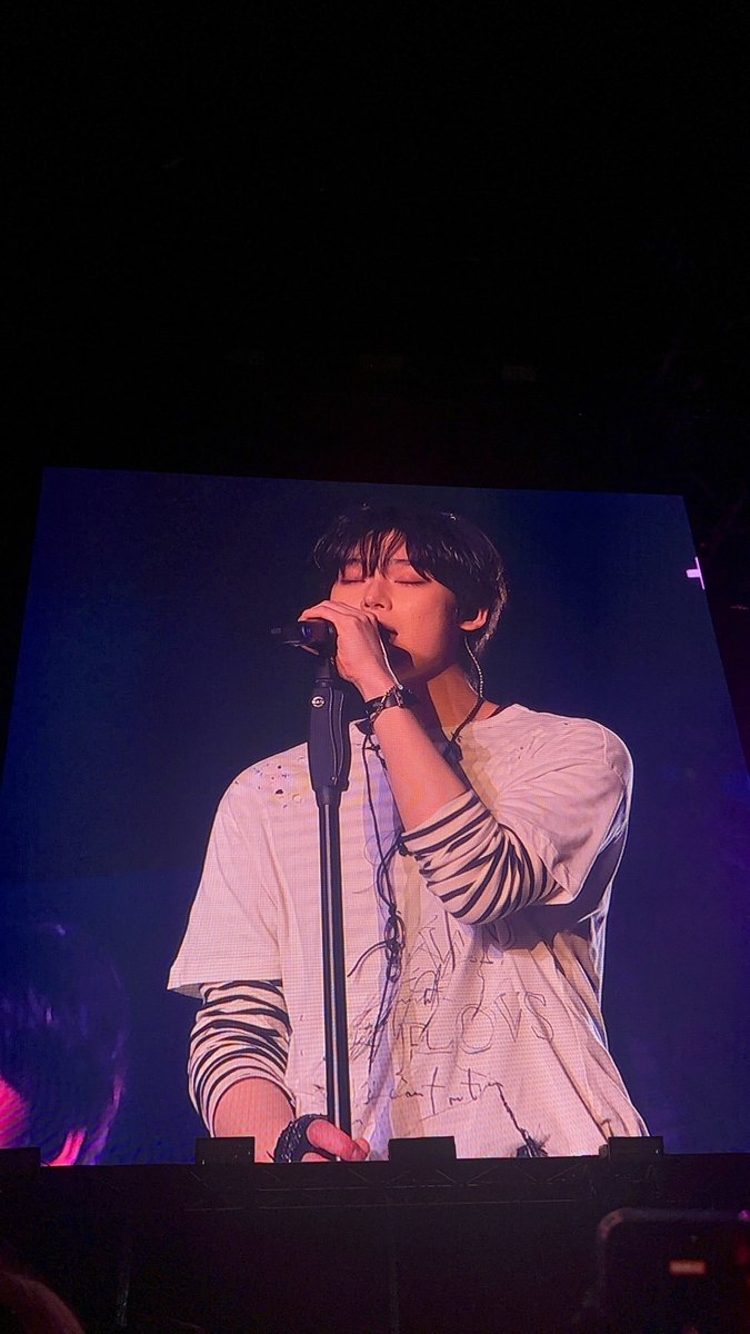ibrow24's tweet photo. As someone who has never heard ENHYPEN perform this is the one who stood out to me. His singing is really good and he has this natural aegyo that I found refreshing in the type of group ENHYPEN are. https://t.co/lagRxDdWLK