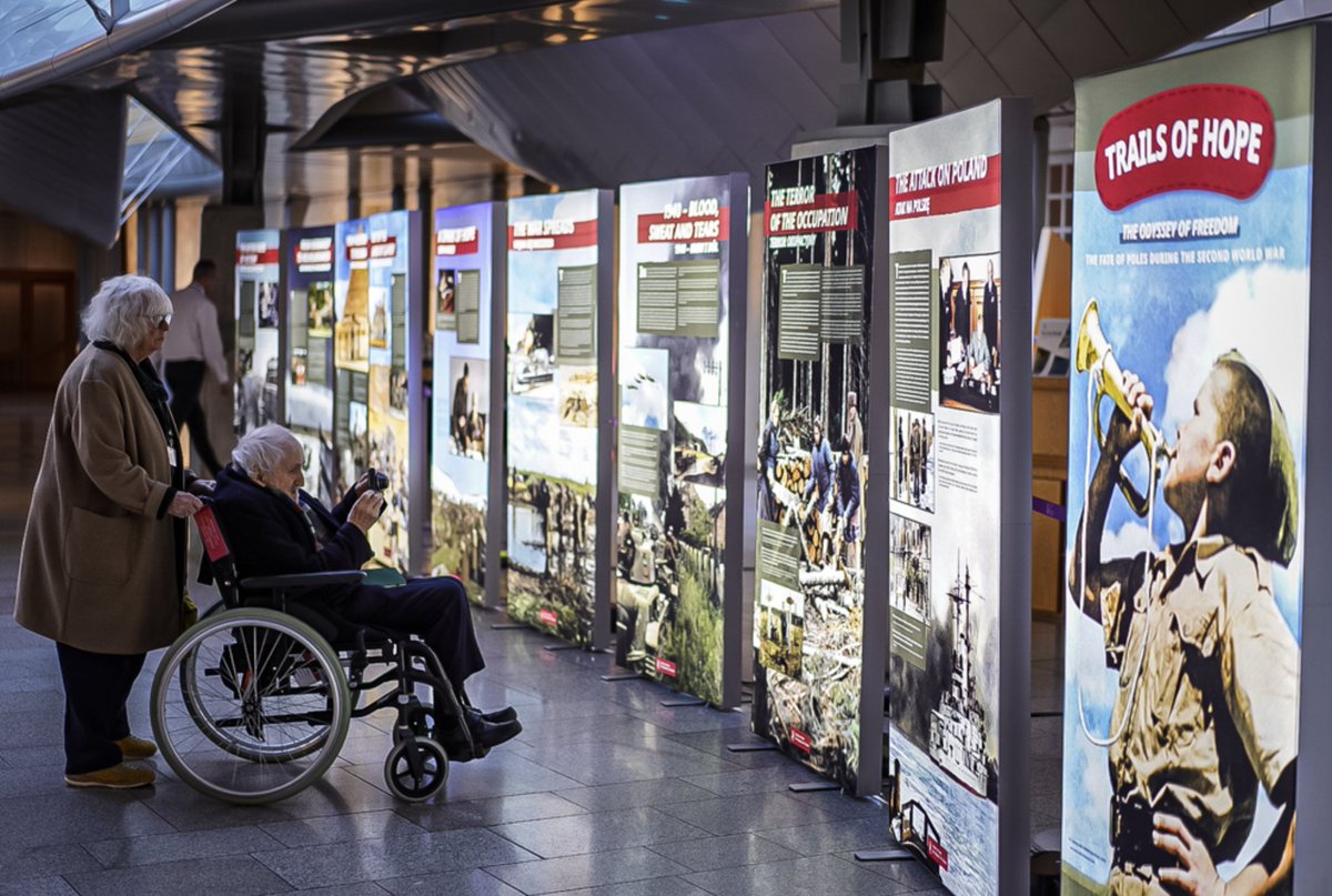 British Poles tweet media