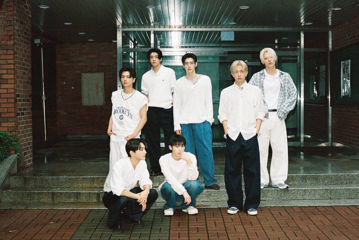 enhapopbase's tweet photo. ENHYPEN was the 3rd most followed K-pop Group on Spotify yesterday with 12,571 new followers. https://t.co/a1VVqeL5jM